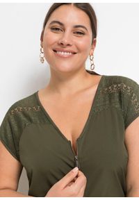 bonprix - Shirt z koronkową wstawką. Okazja: na spotkanie biznesowe, do pracy. Typ kołnierza: dekolt w serek. Kolor: zielony. Materiał: koronka. Sezon: lato. Styl: biznesowy #2