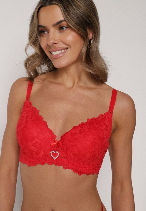 Born2be - Czerwony Biustonosz z Koronką i Sercem z Cyrkonii Coratune. Kolor: czerwony. Materiał: koronka. Wzór: koronka