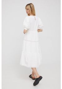 Y.A.S sukienka bawełniana kolor biały midi rozkloszowana. Kolor: biały. Materiał: bawełna. Długość rękawa: krótki rękaw. Wzór: haft. Typ sukienki: rozkloszowane. Długość: midi #4