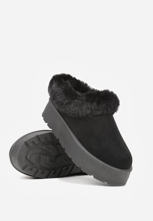 Renee - Czarne Krótkie Śniegowce na Platformie Ozdobione Futerkiem Sewlara. Okazja: na co dzień. Kolor: czarny. Materiał: futro. Wzór: aplikacja. Obcas: na platformie. Styl: casual, street