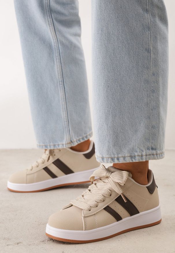 Born2be - Beżowo-Brązowe Sneakersy z Ozdobnymi Naszywkami z Boku Galdexis. Okazja: na co dzień, do pracy, na spacer. Zapięcie: pasek. Kolor: beżowy. Materiał: jeans. Wzór: aplikacja. Sport: turystyka piesza
