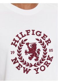 TOMMY HILFIGER - Tommy Hilfiger T-Shirt Big Icon Crest Tee MW0MW33682 Biały Regular Fit. Kolor: biały. Materiał: bawełna #3