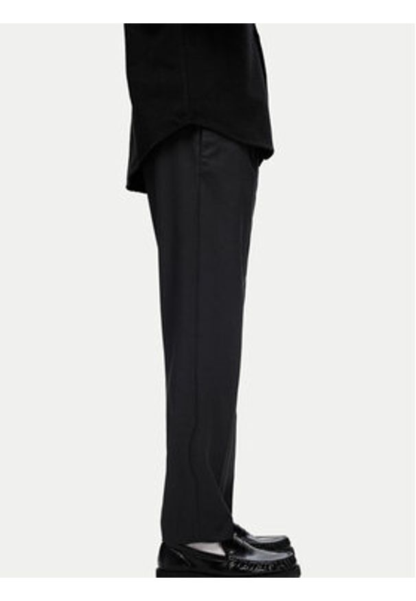 Selected Homme Spodnie materiałowe 16094358 Czarny Tapered Fit. Kolor: czarny. Materiał: wiskoza