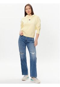 Tommy Jeans Bluza Badge DW0DW15411 Żółty Relaxed Fit. Kolor: żółty. Materiał: bawełna