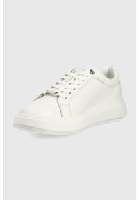 Calvin Klein sneakersy skórzane kolor biały. Nosek buta: okrągły. Zapięcie: sznurówki. Kolor: biały. Materiał: skóra. Obcas: na platformie #4