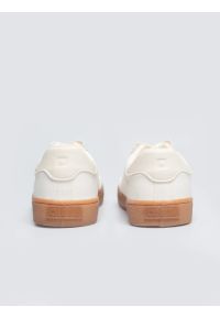 Big-Star - Sneakersy damskie z kontrastową podeszwą beżowe TT274798 801. Okazja: na spacer, na co dzień. Nosek buta: okrągły. Zapięcie: sznurówki. Kolor: beżowy. Materiał: jeans, syntetyk, materiał, dresówka. Sport: fitness, turystyka piesza #5