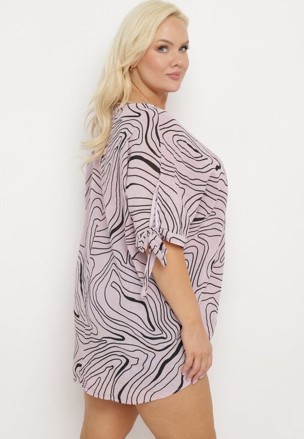 Born2be - Jasnofioletowa Bluzka z Ozdobnym Wiązaniem przy Rękawach Fialia. Okazja: na co dzień, na spotkanie biznesowe, do pracy. Kolekcja: plus size. Kolor: fioletowy. Materiał: jeans. Styl: biznesowy, elegancki, casual
