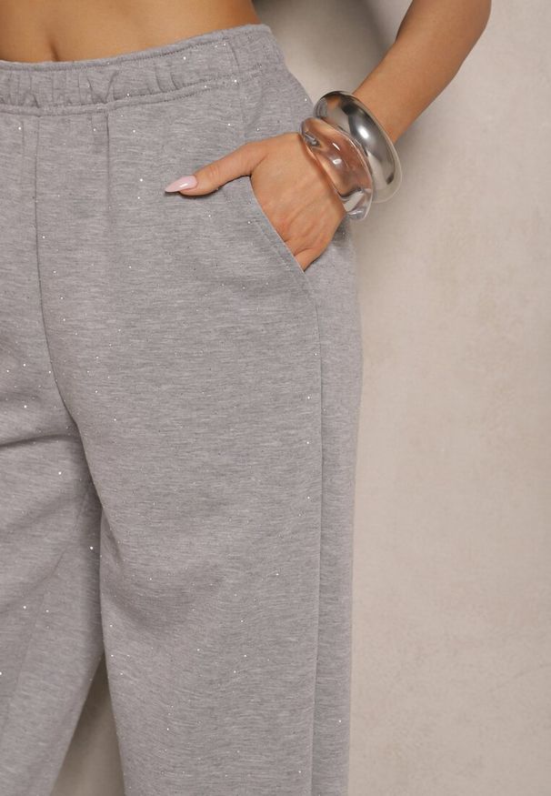 Renee - Szare Spodnie z Wiskozą o Szerokim Kroju z Cyrkoniami Zeleria. Okazja: na co dzień. Kolor: szary. Materiał: wiskoza. Styl: elegancki, casual