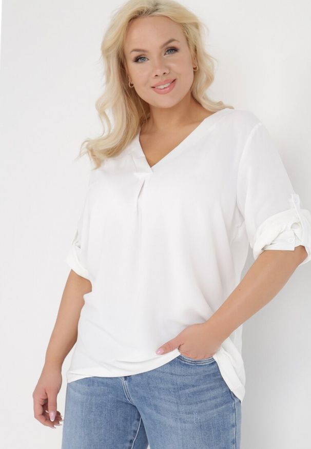 Born2be - Biała Bluzka Linidas. Kolor: biały. Materiał: skóra, koronka, tkanina. Długość: długie. Wzór: gładki, aplikacja, koronka. Styl: elegancki
