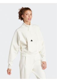 Adidas - adidas Bluza Z.N.E. IS3898 Biały Loose Fit. Kolor: biały. Materiał: bawełna