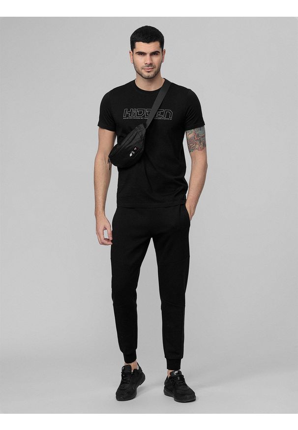 4f - Spodnie dresowe męskie. Kolor: czarny. Materiał: dresówka