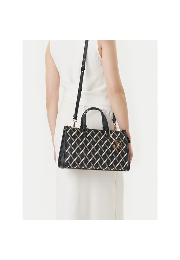 Torebka Armani Exchange. Kolor: czarny