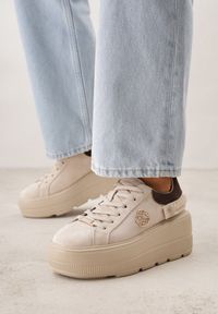 Renee - Beżowe Skórzane Sneakersy na Platformie z Aplikacją i Plecionym Paskiem Kaphophai. Okazja: na spacer, na co dzień. Zapięcie: pasek. Kolor: beżowy. Materiał: skóra. Wzór: aplikacja. Obcas: na platformie. Sport: turystyka piesza #2