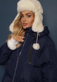 Renee - Granatowa Długa Kurtka Pikowana Płaszcz z Kapturem Serea. Okazja: na co dzień. Typ kołnierza: kaptur. Kolor: niebieski. Materiał: jeans. Długość: długie. Styl: casual