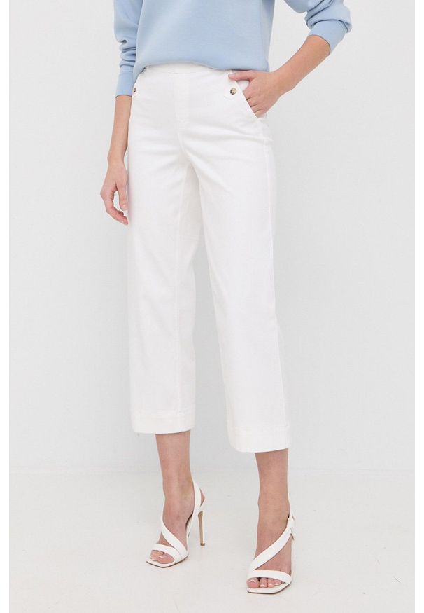 Spanx spodnie damskie kolor biały proste high waist. Okazja: na co dzień. Stan: podwyższony. Kolor: biały. Materiał: tkanina. Styl: casual