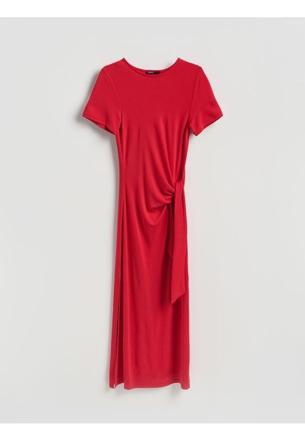 Reserved - Sukienka midi z modalem - czerwony. Kolor: czerwony. Materiał: dzianina. Typ sukienki: proste. Długość: midi