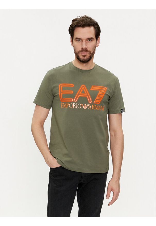 EA7 Emporio Armani T-Shirt 3DPT37 PJMUZ 1846 Zielony Regular Fit. Kolor: zielony. Materiał: bawełna