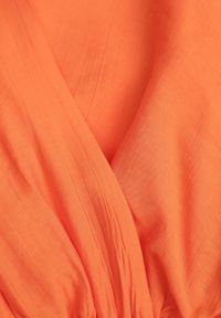 Renee - Pomarańczowa Kopertowa Sukienka Bombka z Wiązaniami Nyana. Typ kołnierza: dekolt kopertowy. Kolor: pomarańczowy. Typ sukienki: bombki, kopertowe. Styl: elegancki #8