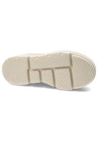 CheBello - Beżowe Sneakersy Chebello Eleganckie Obuwie Damskie Z Broszką. Kolor: beżowy. Materiał: skóra. Wzór: aplikacja. Obcas: na platformie