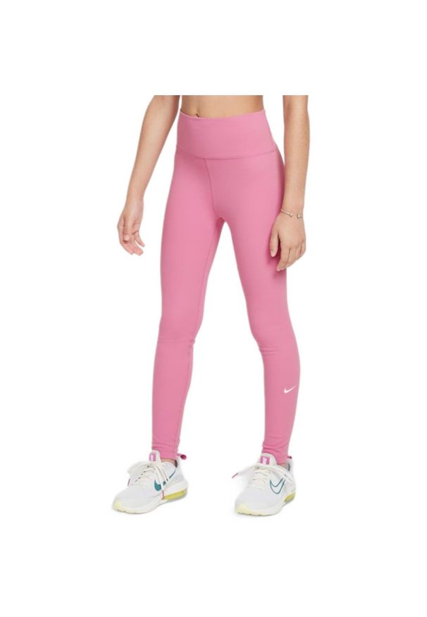 odzież Nike. Kolor: czerwony