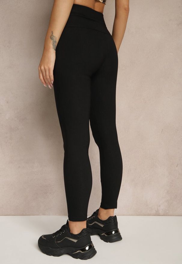 Renee - Czarne Legginsy High Waist z Ozdobnymi Guzikami Kolowenia. Stan: podwyższony. Kolor: czarny. Materiał: tkanina