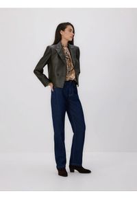 Reserved - Jeansy straight fit - granatowy. Kolor: niebieski