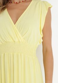 Born2be - Żółta Sukienka Hypsanie. Typ kołnierza: dekolt kopertowy. Kolor: żółty. Materiał: wiskoza. Typ sukienki: kopertowe. Długość: maxi #3