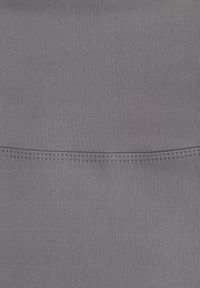 Born2be - Ciemnoszare Szorty Kolarki Elastyczne Ellisade. Okazja: na co dzień, na spacer. Stan: podwyższony. Kolor: szary. Styl: casual #4