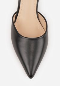 Born2be - Czarne Czółenka Vices na Szpilce ze Szpiczastym Noskiem i Paskiem z Klamerką Ulisaria. Okazja: na co dzień. Nosek buta: szpiczasty. Zapięcie: pasek. Kolor: czarny. Materiał: jeans. Obcas: na szpilce. Styl: casual, elegancki, wizytowy. Wysokość obcasa: średni #2