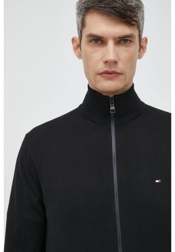 TOMMY HILFIGER - Tommy Hilfiger sweter męski kolor czarny. Okazja: na co dzień. Kolor: czarny. Styl: casual