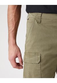 Wrangler - SPODENKI MĘSKIE WRANGLER CASEY CARGO SHORTS LONE TREE GREEN W1C350G38