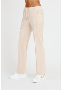Juicy Couture - JUICY COUTURE Beżowe spodnie Tina Track Pants. Kolor: beżowy. Materiał: dresówka #5