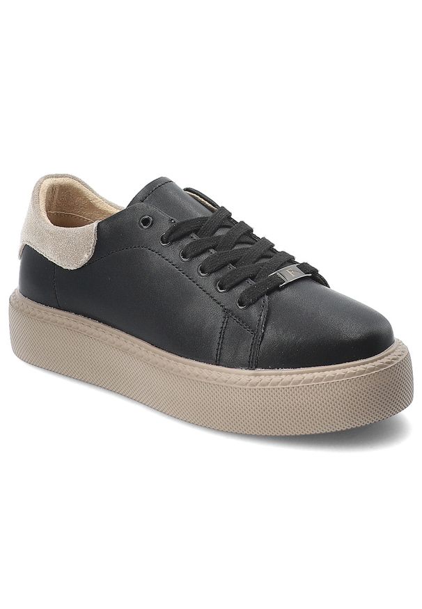 Sneakersy damskie Filippo, wykonane ze skóry naturalnej klasyczny sznurowany fason zaokrąglony nosek oraz modna podeszwa na platformie, czarne, DP611. Okazja: na co dzień. Zapięcie: sznurówki. Kolor: czarny. Materiał: skóra. Szerokość cholewki: normalna. Obcas: na platformie. Styl: klasyczny