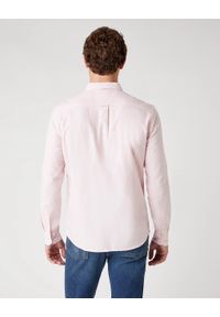 Wrangler - MĘSKA KOSZULA WRANGLER LS 1 PKT BUTTON DOWN SILVER PINK W5A3BMXTU 112130024. Typ kołnierza: button down #4