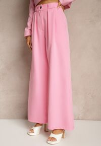 Renee - Różowe Szerokie Spodnie High Waist o Garniturowym Kroju z Zakładkami Uliadorea. Okazja: na co dzień. Stan: podwyższony. Kolor: różowy. Styl: klasyczny, elegancki, casual