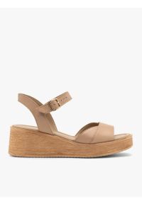 Ryłko - Beżowe sandały damskie. Zapięcie: sprzączka. Kolor: beżowy. Materiał: skóra. Sezon: lato. Obcas: na obcasie. Styl: street. Wysokość obcasa: średni #1