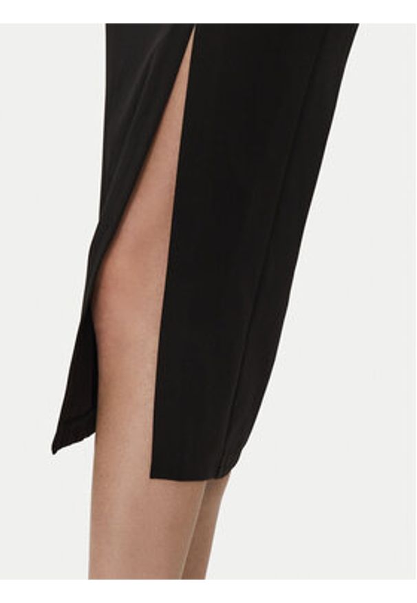 Rinascimento Sukienka koktajlowa CFC0122399003 Czarny Regular Fit. Kolor: czarny. Materiał: syntetyk. Styl: wizytowy