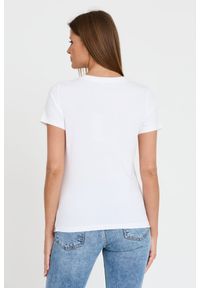 Guess - GUESS Biały damski T-shirt bawełniany STONES&EMBRO TEE, Rozmiar M. Kolor: biały. Materiał: bawełna #5