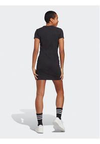 Adidas - adidas Sukienka codzienna Essentials 3-Stripes Tee Dress IC8785 Czarny Fitted Fit. Okazja: na co dzień. Kolor: czarny. Materiał: bawełna. Typ sukienki: proste. Styl: casual