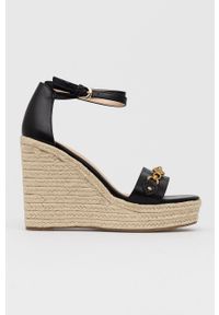 Guess sandały skórzane WENDY damskie kolor czarny na koturnie. Zapięcie: klamry. Kolor: czarny. Materiał: skóra. Obcas: na koturnie #1