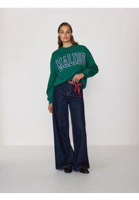 Reserved - Bluza z nadrukiem - zielony. Kolor: zielony. Materiał: bawełna, dzianina. Wzór: nadruk
