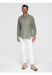 Ombre Clothing - Męska koszula lniana ze stójką i kieszenią REGULAR FIT – khaki V6 OM-SHCS-0161 - XXL. Okazja: na co dzień. Typ kołnierza: kołnierzyk stójkowy. Kolor: brązowy. Materiał: len. Długość rękawa: długi rękaw. Długość: długie. Sezon: lato, wiosna. Styl: casual #9