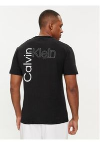 Calvin Klein T-Shirt Angled Back Logo K10K112495 Czarny Regular Fit. Kolor: czarny. Materiał: bawełna #4