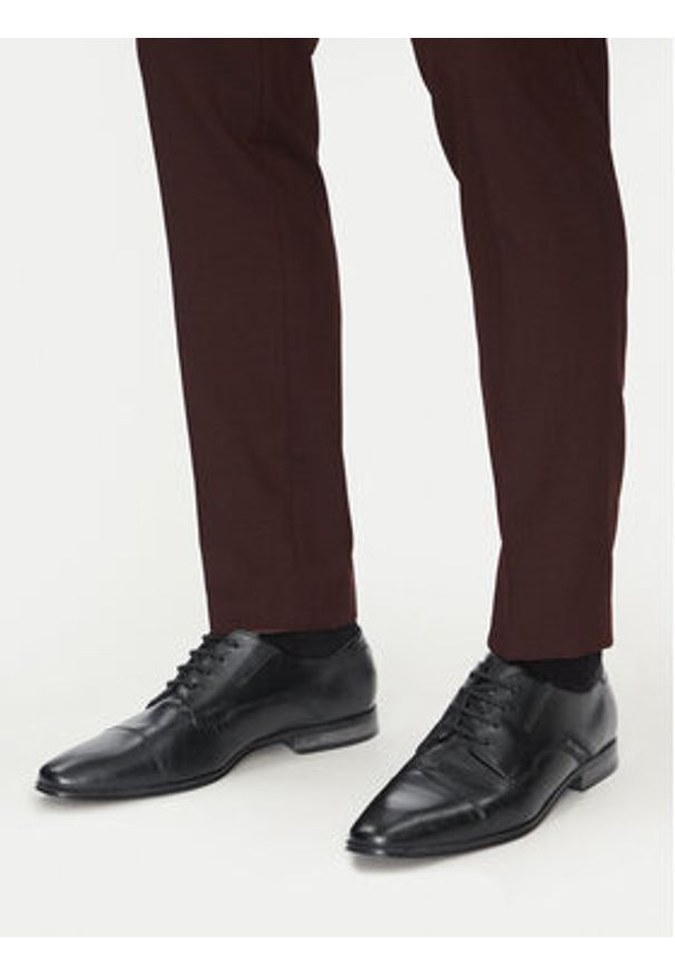 Bugatti Półbuty 315931 Czarny. Kolor: czarny. Materiał: skóra