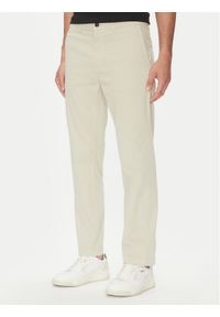 BOSS Chinosy 50534378 Beżowy Regular Fit. Kolor: beżowy. Materiał: bawełna