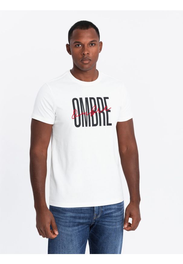 Ombre Clothing - Bawełniana koszulka męska z podwójnym logotypem – biała V1 OM-TSPT-0210 - XXL. Okazja: na co dzień. Kolor: biały. Materiał: bawełna. Wzór: haft, nadruk, napisy. Styl: klasyczny, casual