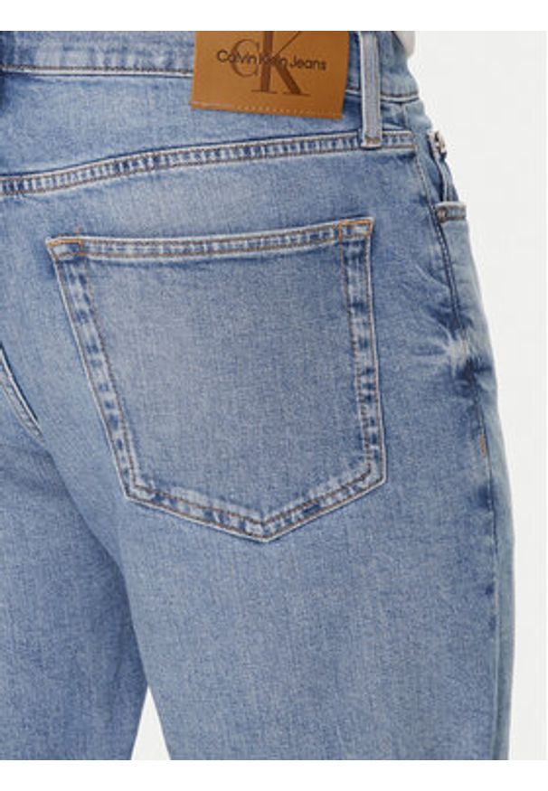 Calvin Klein Jeans Szorty jeansowe J30J327516 Niebieski Slim Fit. Kolor: niebieski. Materiał: bawełna