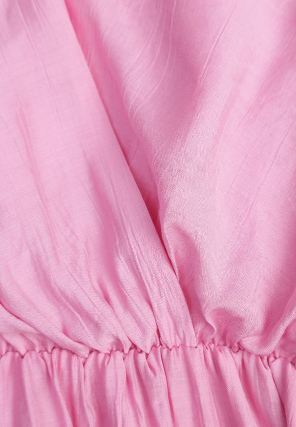 Born2be - Różowa Sukienka Typu Bombka Ozdobiona Wiązaniami przy Ramionach Cassara. Okazja: na co dzień, na spacer. Kolor: różowy. Materiał: mesh. Wzór: aplikacja. Typ sukienki: bombki. Styl: casual, elegancki