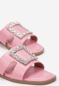 Renee - Różowe Klapki Homonis. Nosek buta: otwarty. Kolor: różowy. Wzór: jednolity, aplikacja. Obcas: na płaskiej podeszwie #5