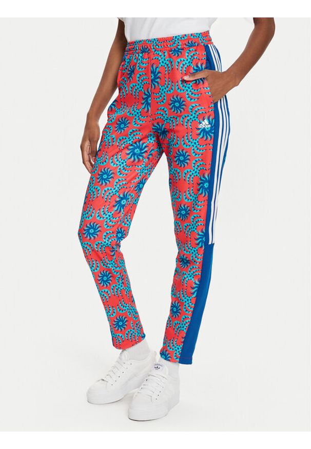 Adidas - adidas Spodnie dresowe FARM Rio IQ4492 Czerwony Regular Fit. Kolor: czerwony. Materiał: bawełna